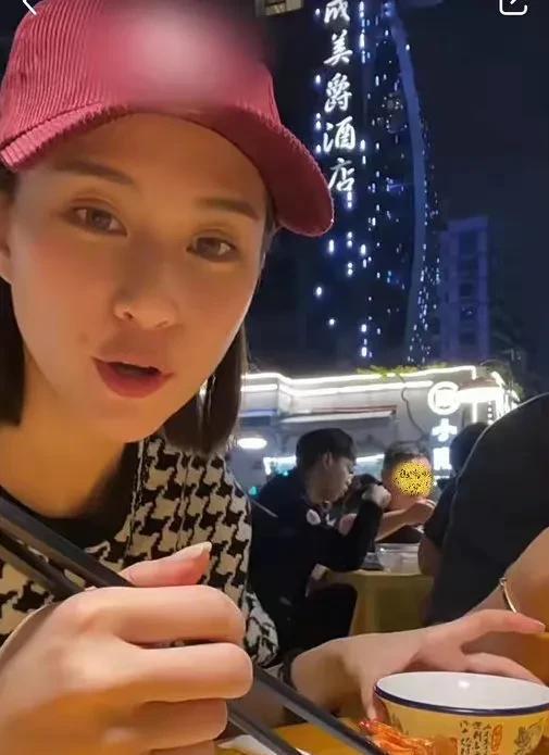 图图娱乐圈吃瓜主播,揭秘吃瓜主播背后的故事